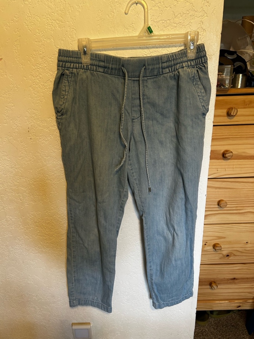 Old Navy Light Chambray Cropped Pants